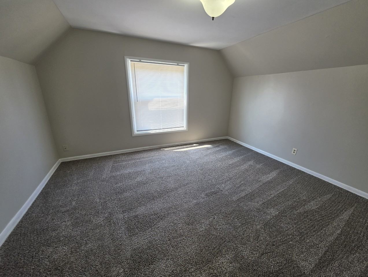 359 College Ave - Photo 4 of 12