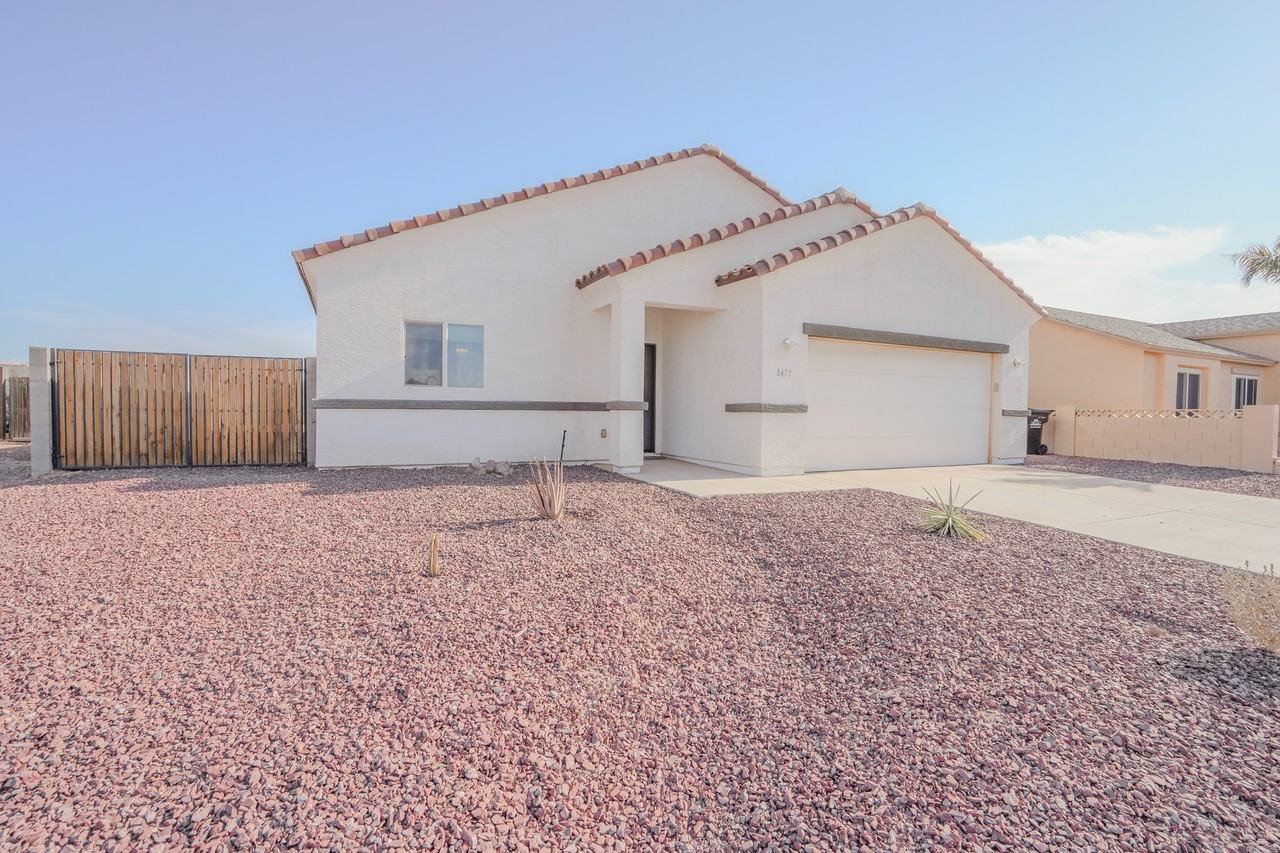 8477 W Concordia Dr - Photo 2 of 28