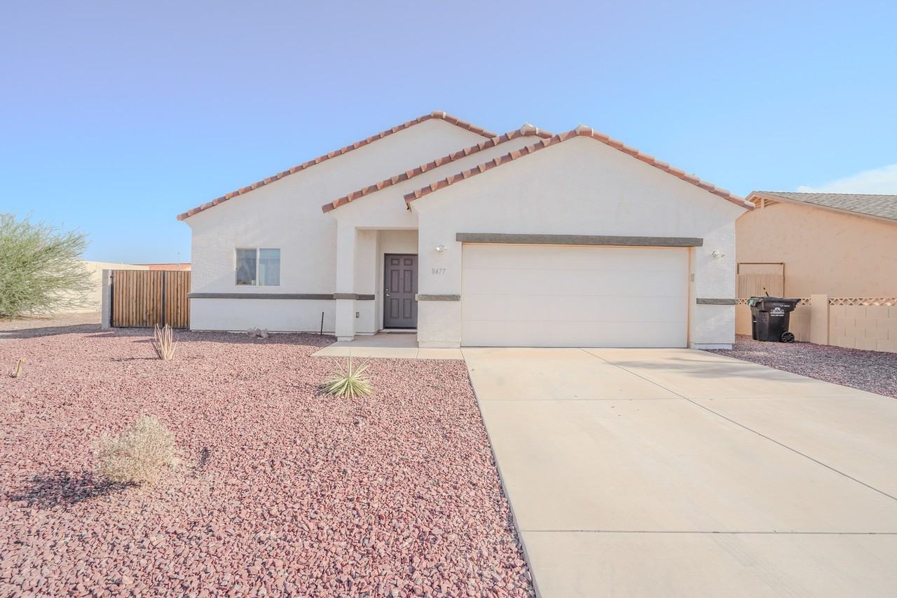 8477 W Concordia Dr - Photo 3 of 28