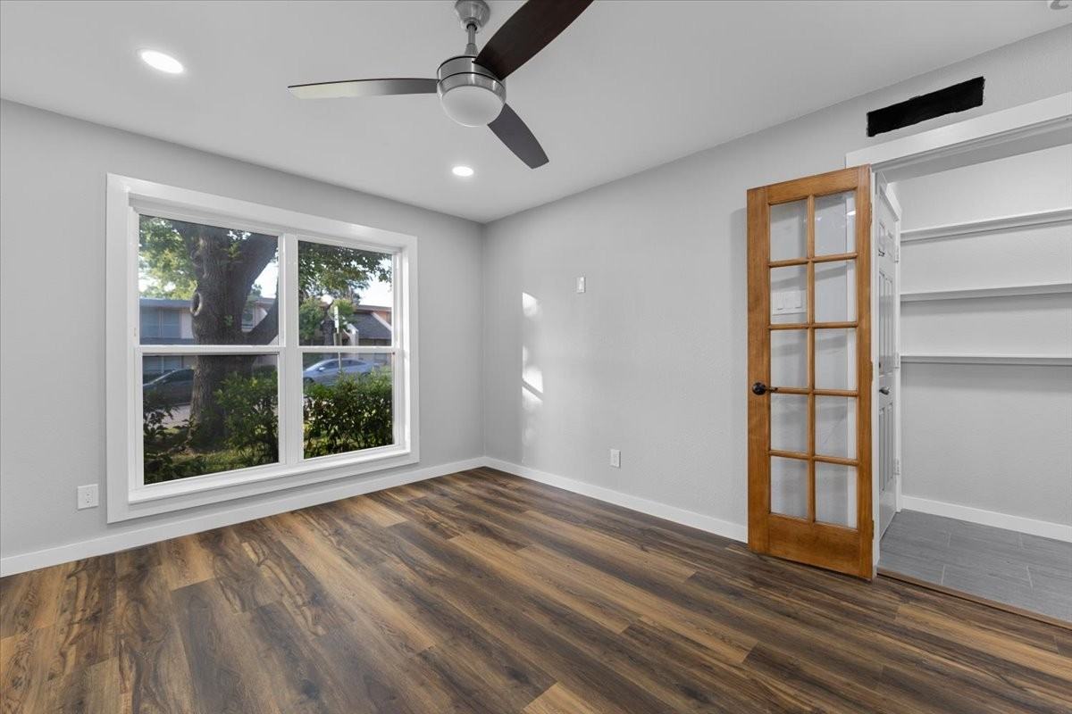 305 Valley Park Dr - Photo 4 of 40