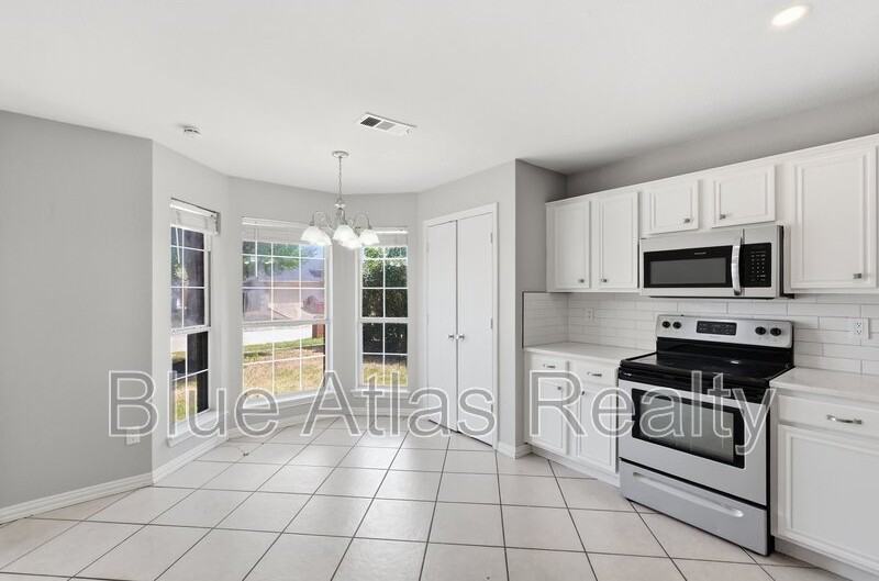1012 Waterview Dr - Photo 6 of 19