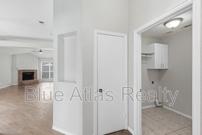 1012 Waterview Dr - Photo 7 of 19