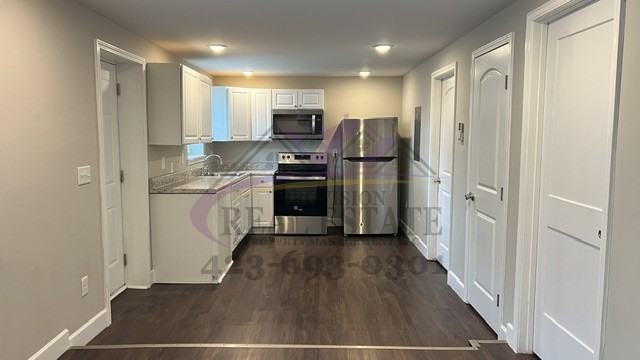 862 Berry St Ne - Photo 2 of 10