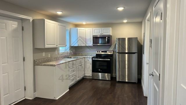 862 Berry St Ne - Photo 3 of 10