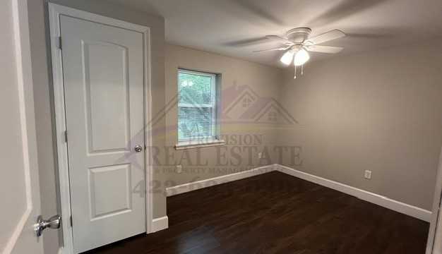 862 Berry St Ne - Photo 4 of 10