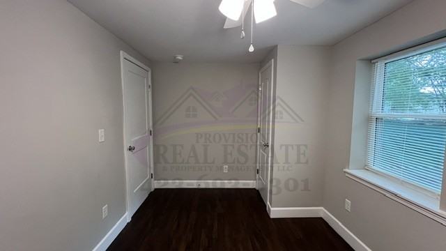 862 Berry St Ne - Photo 5 of 10