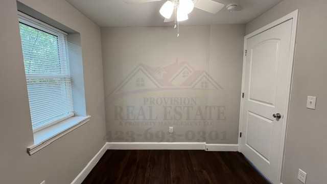 862 Berry St Ne - Photo 7 of 10