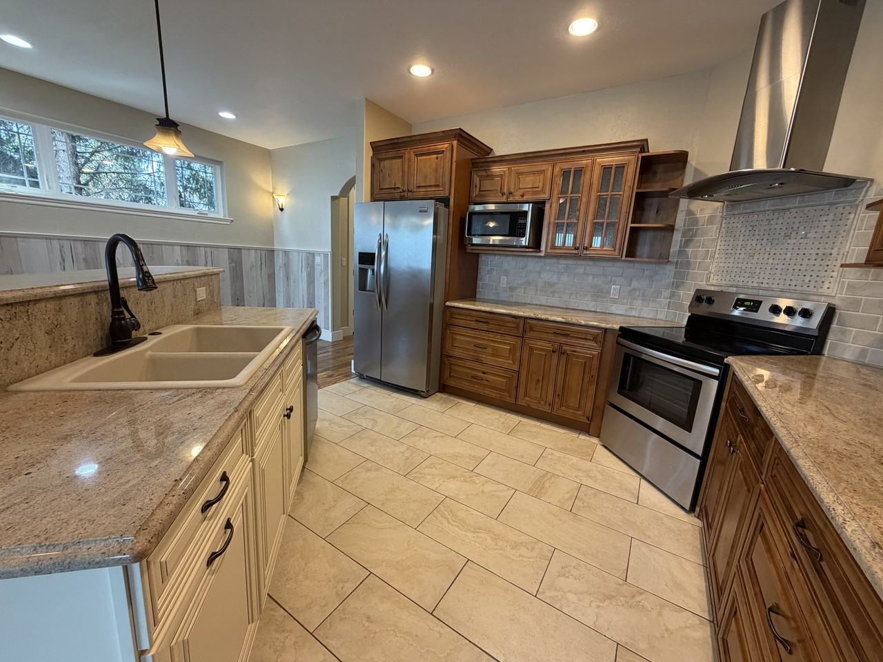 815 Parkway Dr - Photo 7 of 37