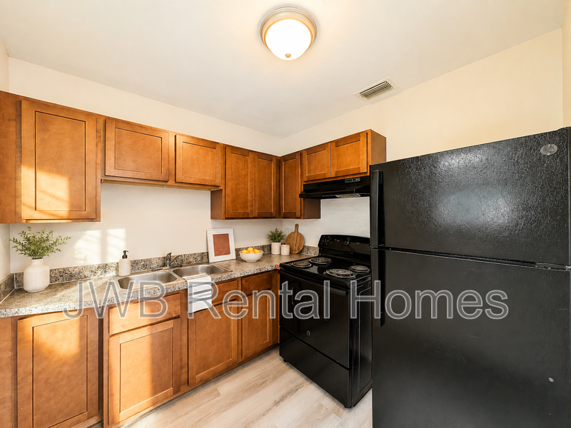 920 Saratoga Blvd - Photo 3 of 11