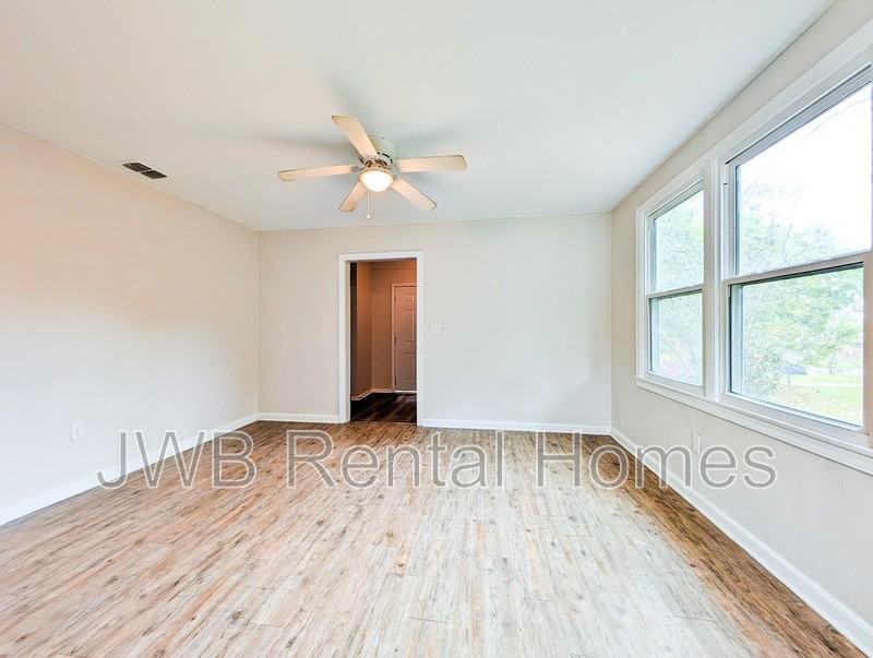 920 Saratoga Blvd - Photo 6 of 11