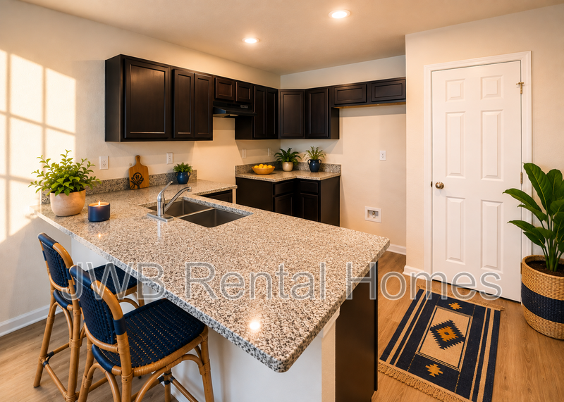 1503 W 6th St - Photo 3 of 13