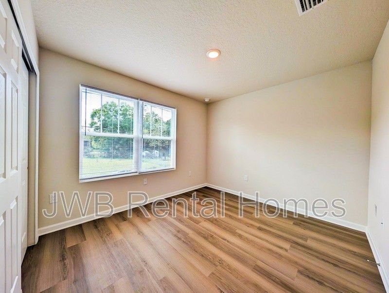 1503 W 6th St - Photo 7 of 13