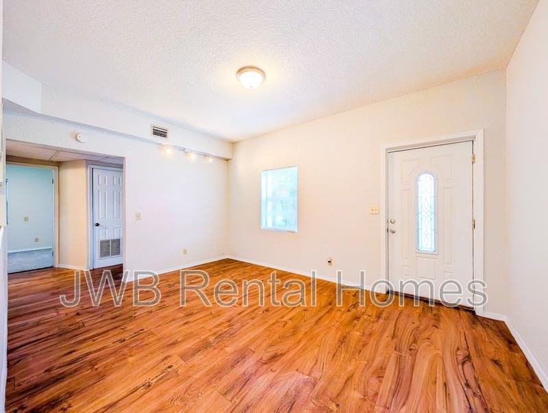5968 Oaklane Dr - Photo 5 of 15