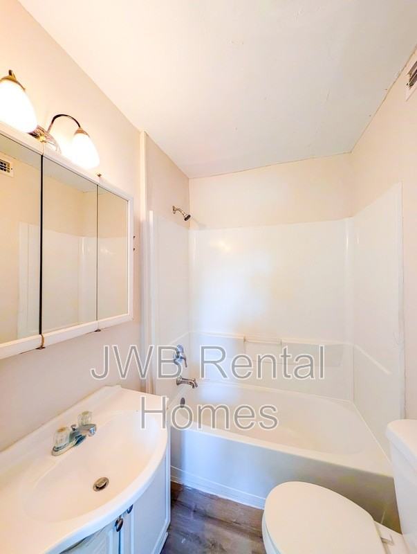 5968 Oaklane Dr - Photo 7 of 15