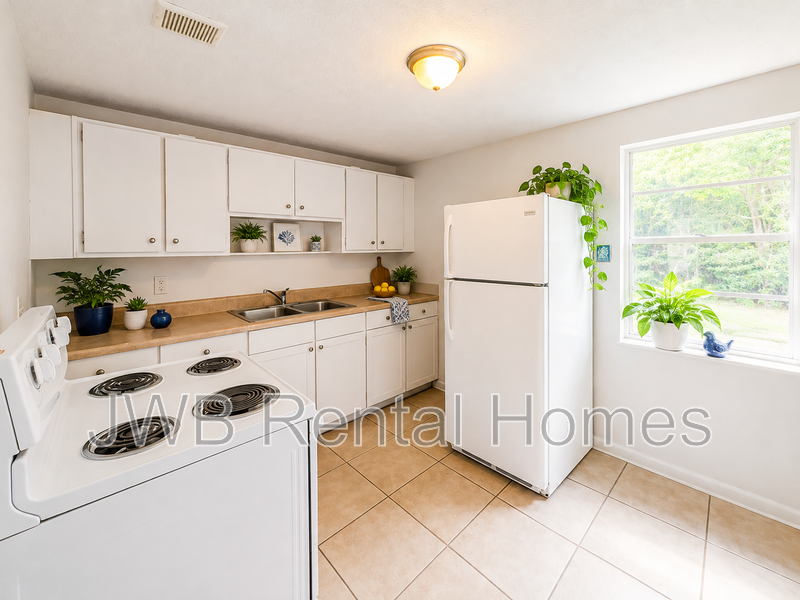 5742 Newberg Ln - Photo 4 of 17