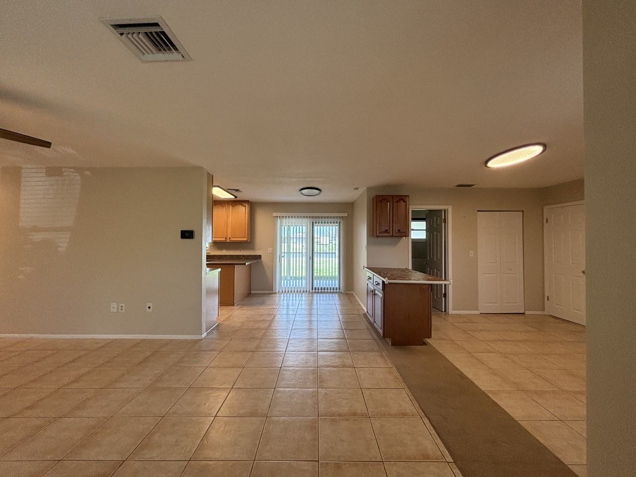 814 Spring Lake Blvd - Photo 2 of 14