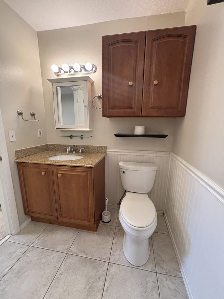 814 Spring Lake Blvd - Photo 7 of 14