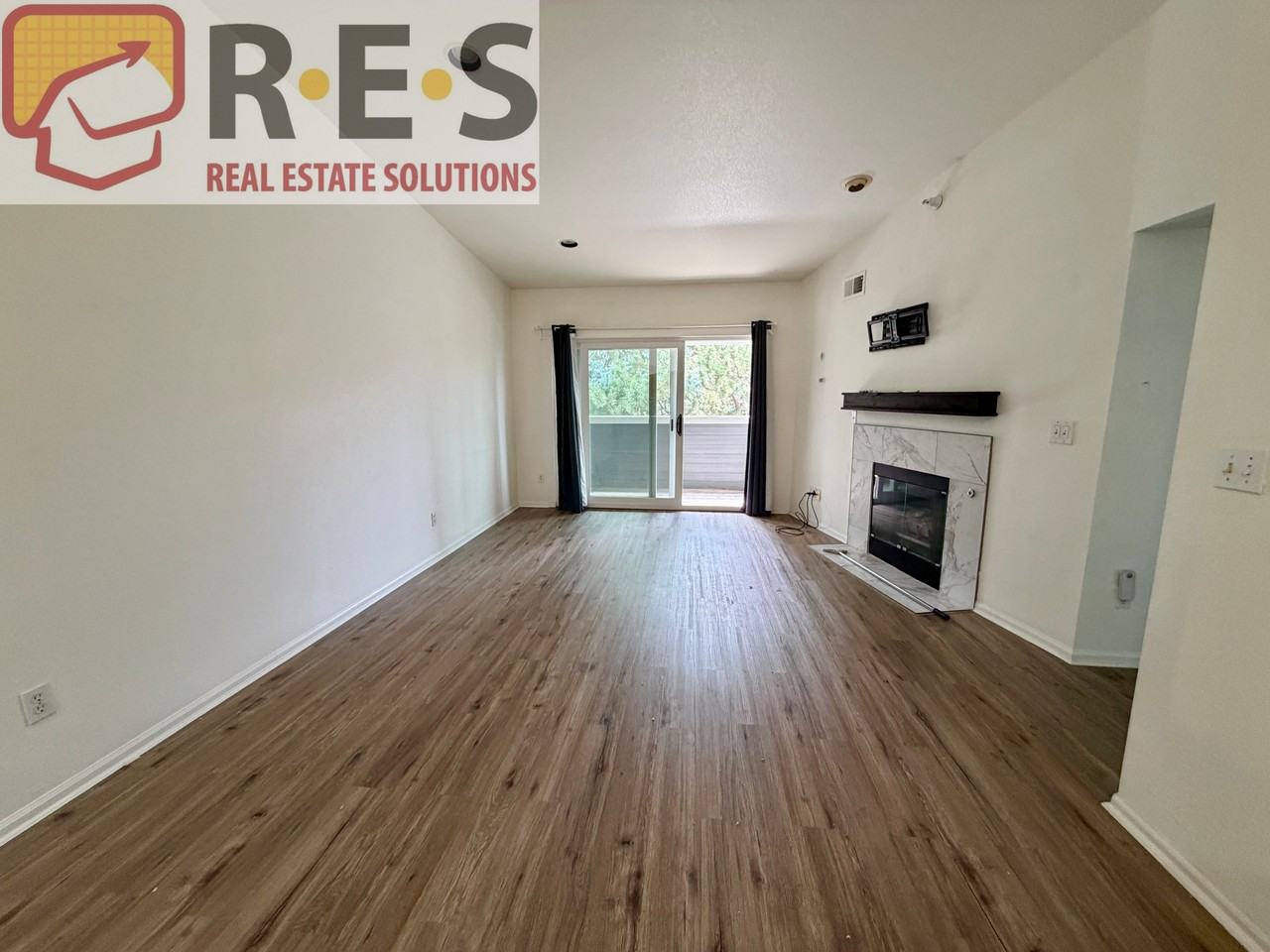 444 S Kittredge St #301 - Photo 3 of 9