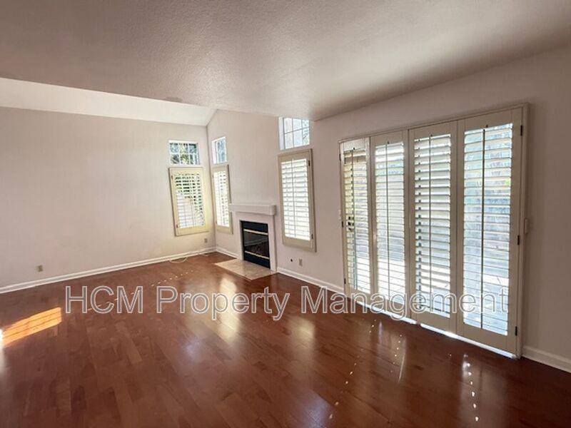 46 Almador - Photo 4 of 31