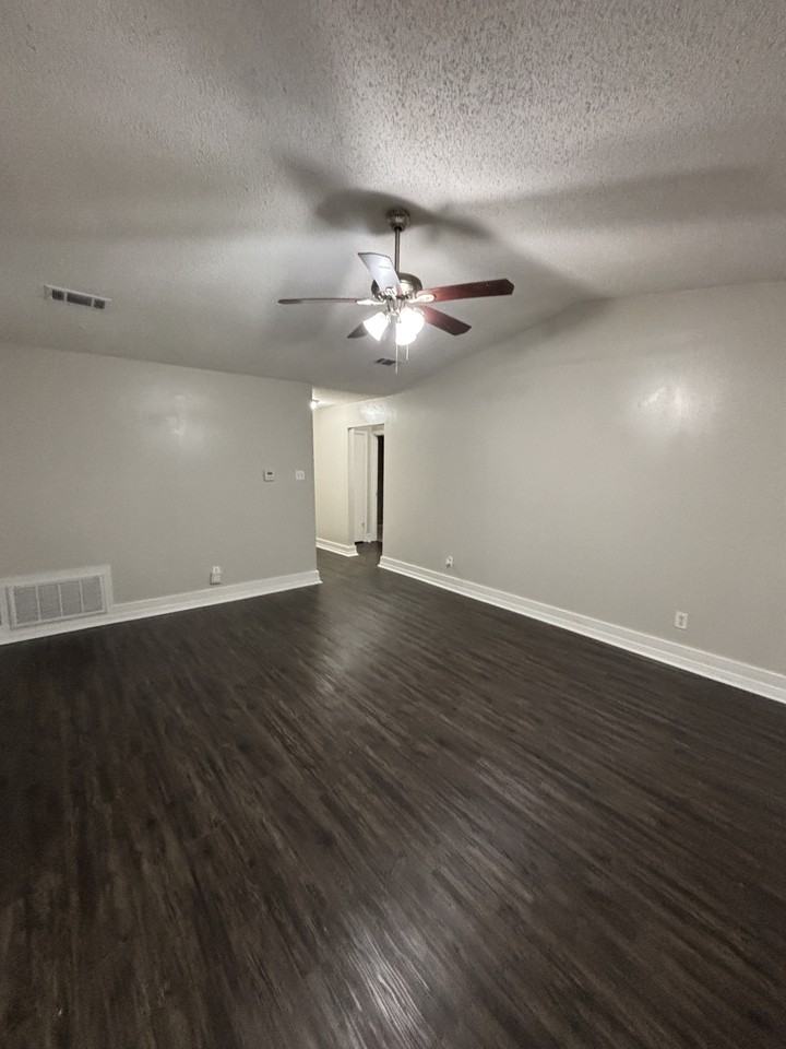 43 Meadowlark Dr - Photo 4 of 20