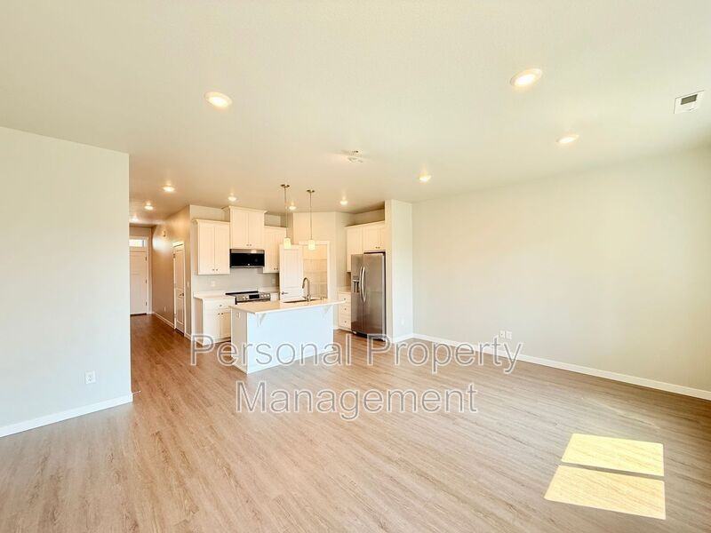 417 Ne Repass Rd #2 - Photo 3 of 29