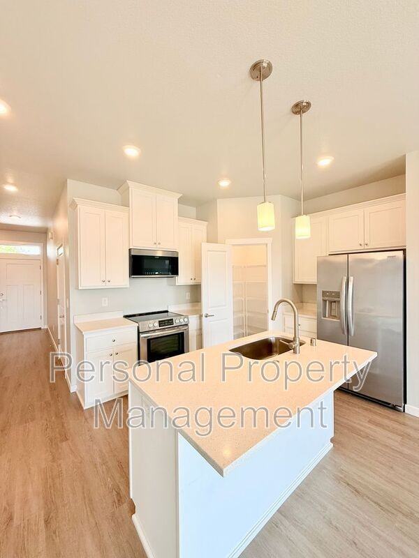 417 Ne Repass Rd #2 - Photo 5 of 29