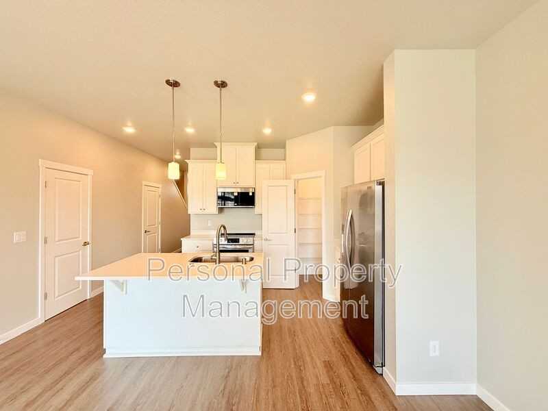 417 Ne Repass Rd #2 - Photo 6 of 29