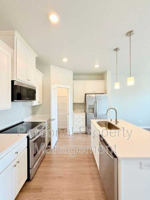 417 Ne Repass Rd #2 - Photo 7 of 29