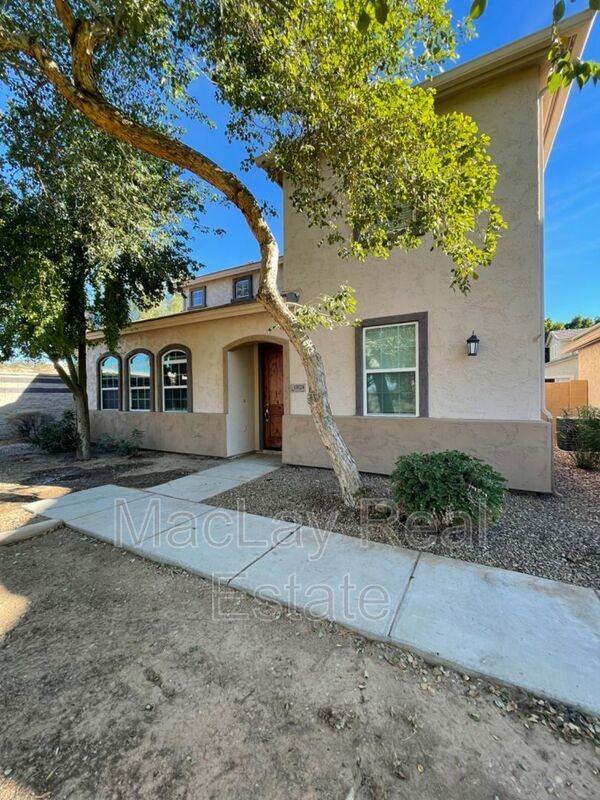 10024 E Isleta Ave