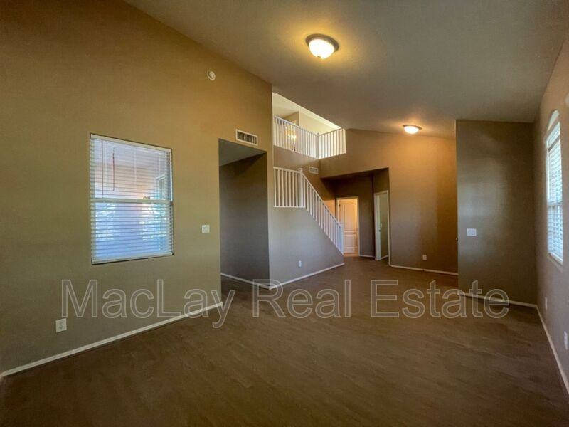 10024 E Isleta Ave - Photo 3 of 26