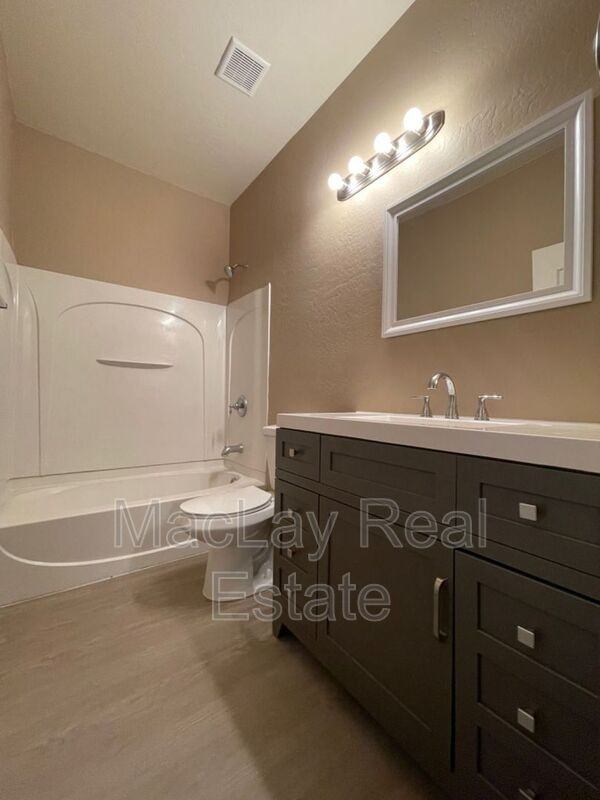 10024 E Isleta Ave - Photo 6 of 26