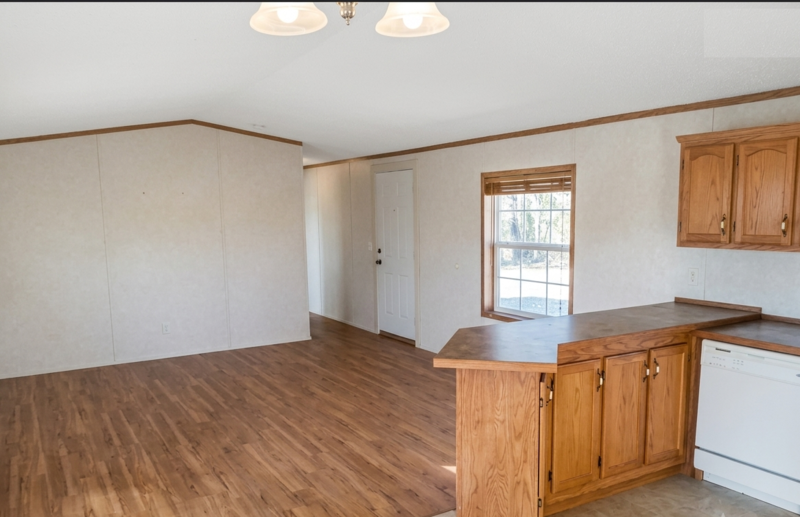9 Hartland St N - Photo 2 of 16