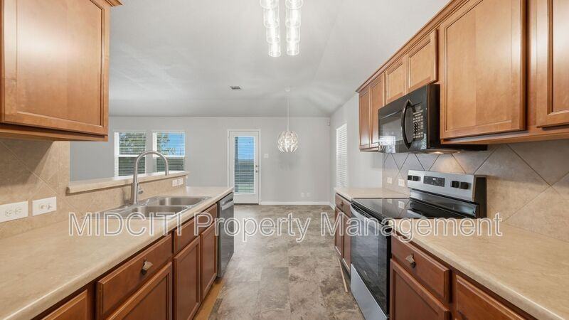 3414 Zachary St - Photo 4 of 26
