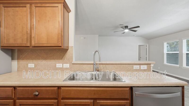 3414 Zachary St - Photo 5 of 26