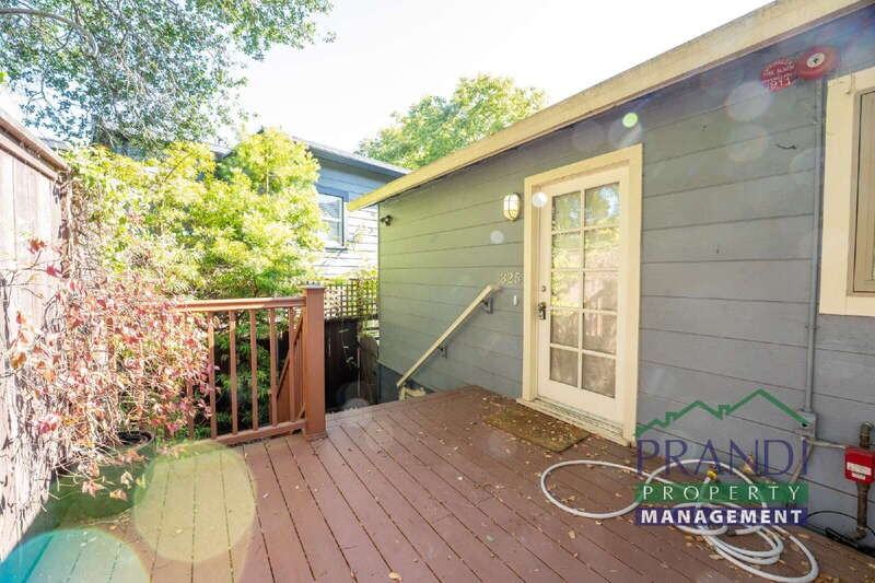 325 Montecito Ave - Photo 2 of 8