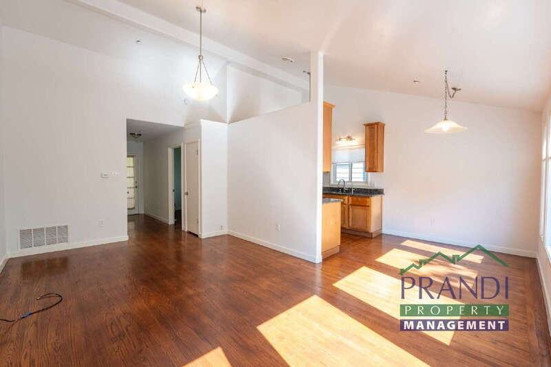 325 Montecito Ave - Photo 6 of 8