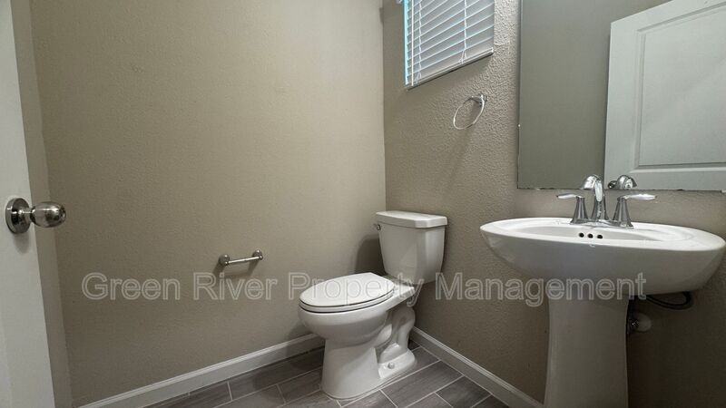 10361 Benson Lake Dr - Photo 3 of 26