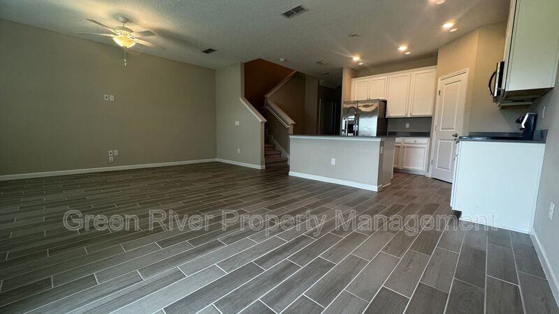 10361 Benson Lake Dr - Photo 4 of 26