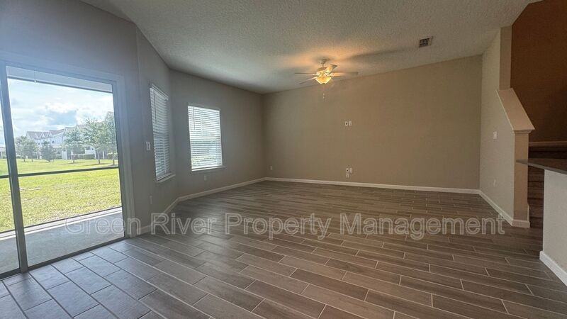 10361 Benson Lake Dr - Photo 5 of 26
