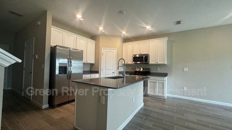 10361 Benson Lake Dr - Photo 6 of 26