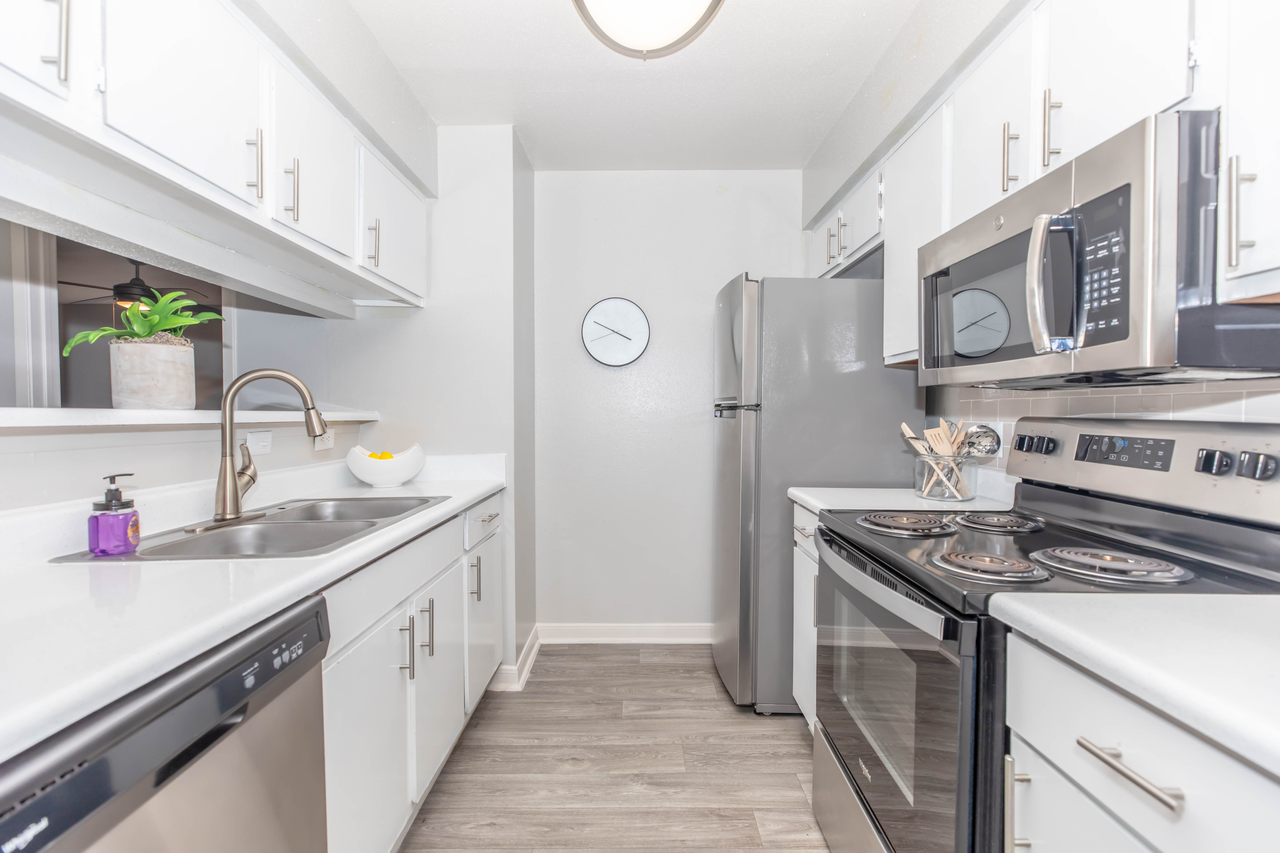 Harbour Point Apartments - Photo 6 of 14