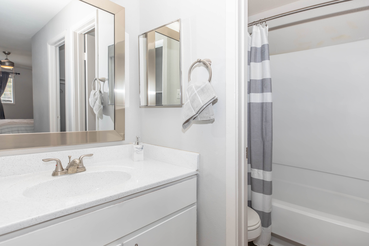 Harbour Point Apartments - Photo 7 of 14