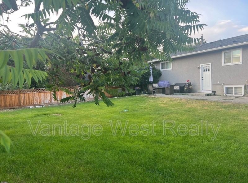 210 - Photo 2 of 18