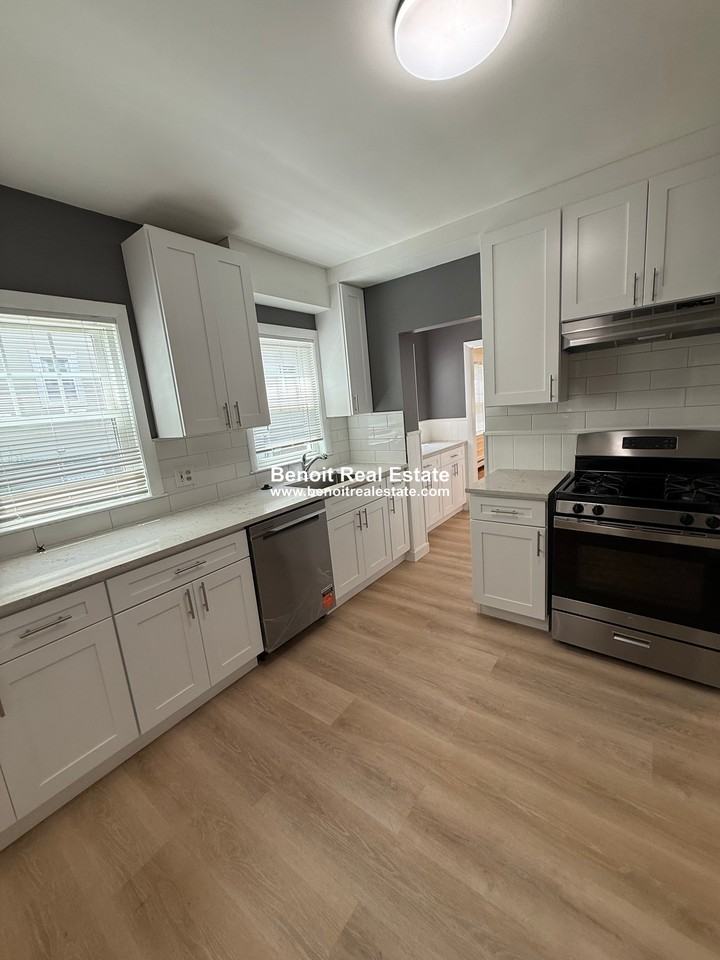Poplar St #1 - Photo 4 of 23
