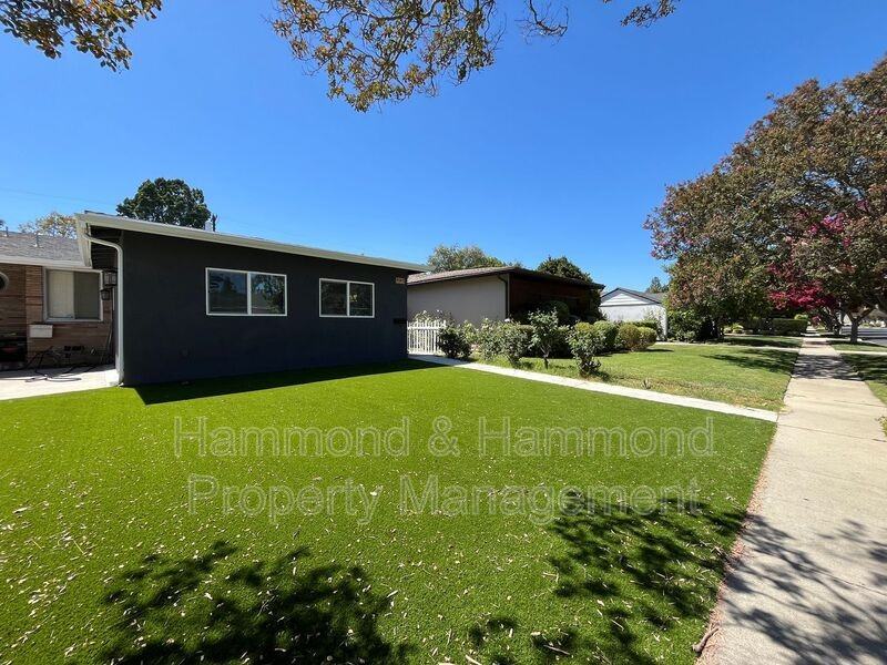 4447 Babcock Ave - Photo 2 of 17