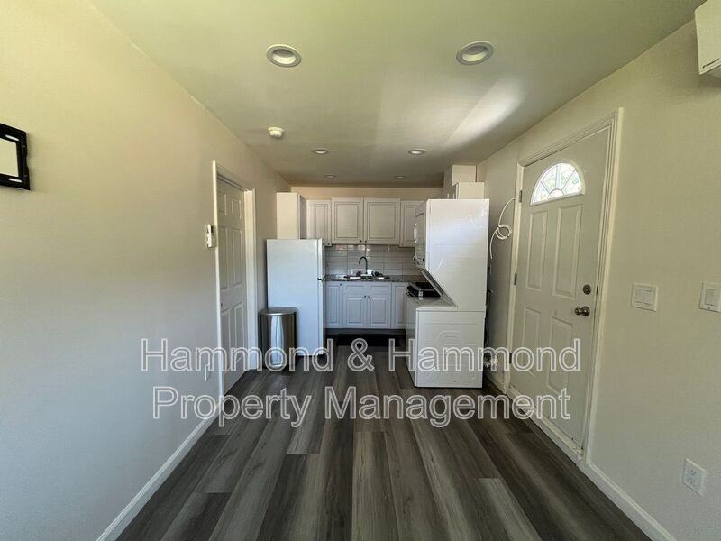 4447 Babcock Ave - Photo 6 of 17