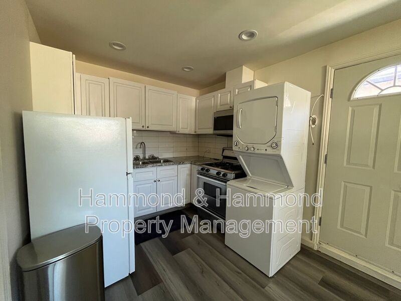 4447 Babcock Ave - Photo 7 of 17