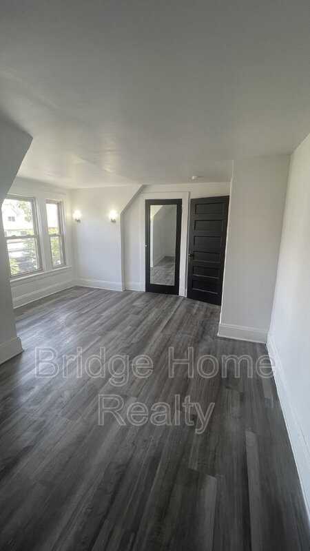 119 Margaret St - Photo 6 of 37