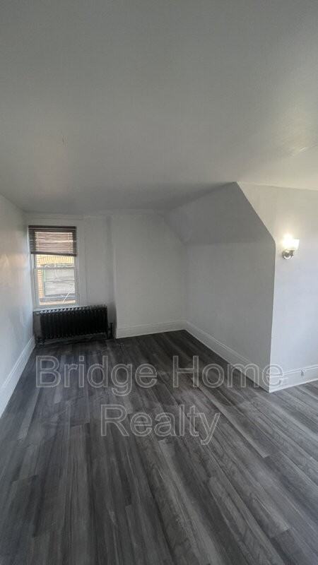 119 Margaret St - Photo 7 of 37