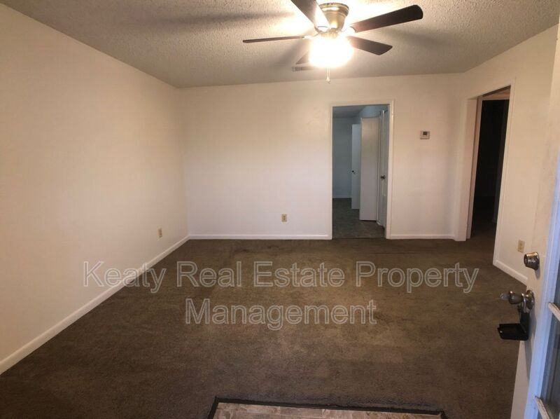 102 Country Ln Apt A - Photo 2 of 18